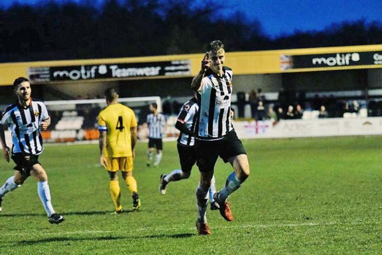 Moors into top three after win