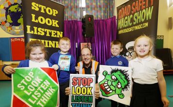 Spreading road safety messages with the help of a little magic