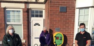 Community defibrillator unveiled in Chilton A defibrillator has been insatalled on the outside of Chilton Town Council's offices.