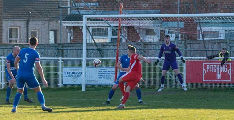 Ten-man Marske edge past Shildon Ten-man Marske edge past Shildon