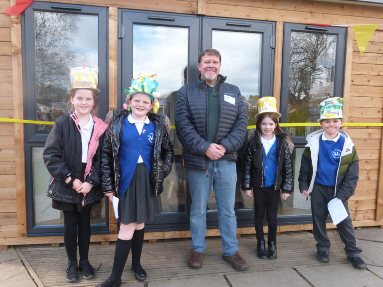 Special guest opens reading den at St Andrew’s School Special guest opens reading den at St Andrew’s School