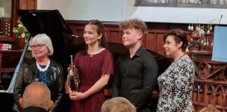 Bishop Auckland Music Society welcomes Ukrainian refugees Bishop Auckland Music Society was delighted to welcome two Ukrainian refugees to their show.