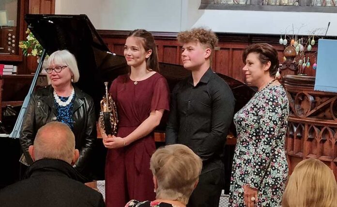 Bishop Auckland Music Society was delighted to welcome two Ukrainian refugees to their show.