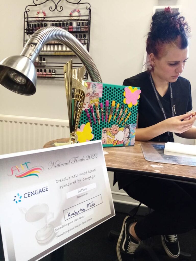 Student nails art competition