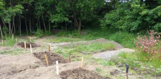 Chilton Academy volunteers prepare new school garden