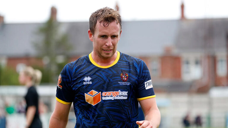 Anderson apologises for defeat