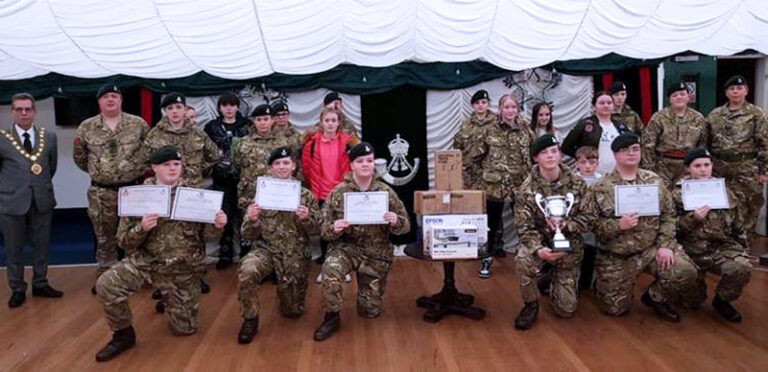Mayor donates to Army Cadets