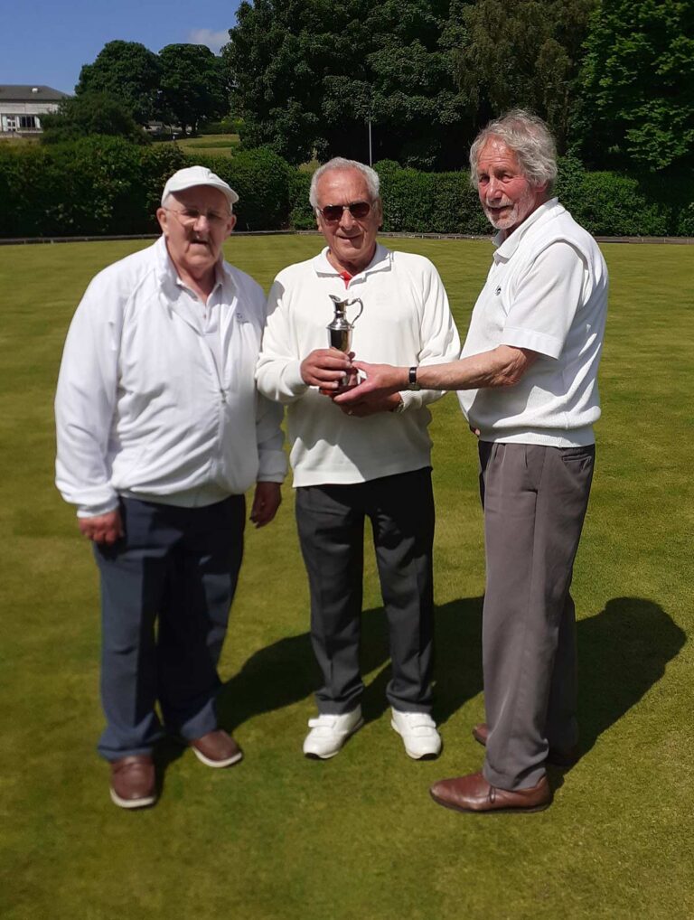 Harry lifts Les Wilson Trophy