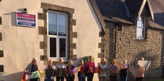 Fundraisers to wrap scarf around Community Centre