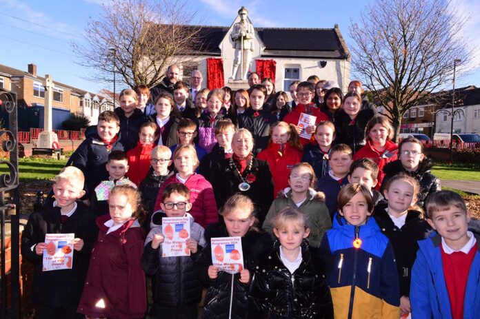 children-at-cenotaph-armistice-day