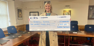 School presented with £100