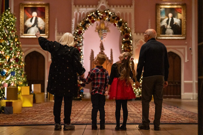 christmas-at-the-palace