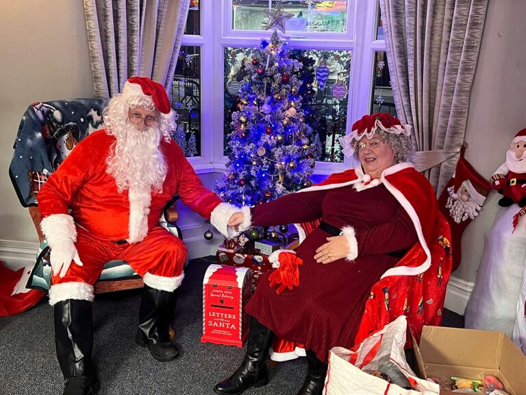It’s beginning to look a lot like Christmas It’s beginning to look a lot like Christmas