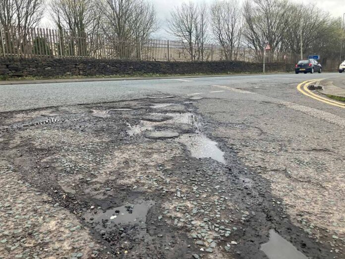 cutler-heights-lane-pothole