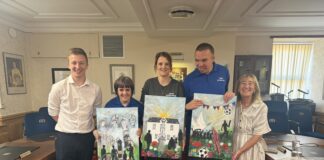 Ferryhill Town Council presented with Artwork Created by Endeavour Woodcrafts CIC as part of Community Voice Art Project