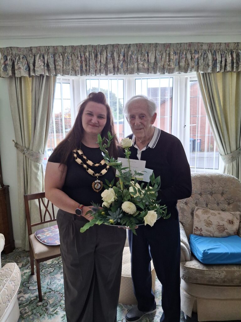 Shildon Mayor Celebrates John Tomlin’s 100th Birthday Shildon Mayor Celebrates John Tomlin’s 100th Birthday