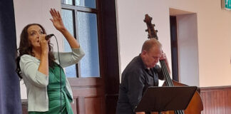 Jazz Review – Esther Bennett
